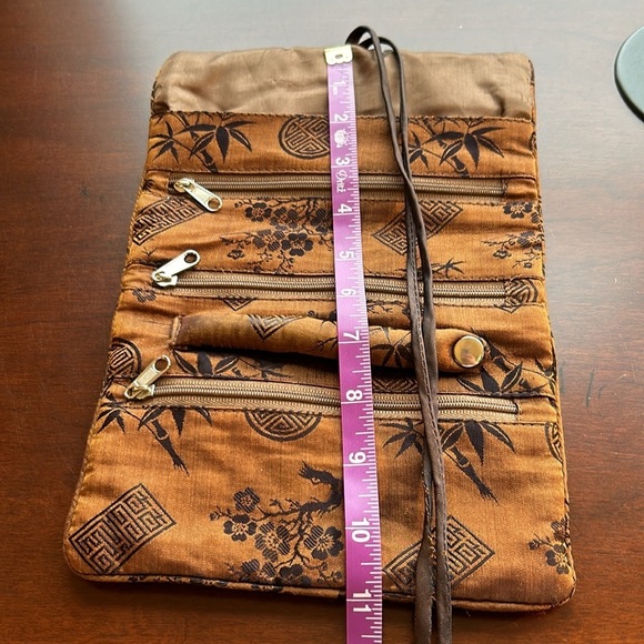 Red blossom jewelry roll for travel 4 compartments and ring holder roll tie & go - Picture 9 of 10